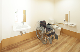 車椅子用トイレ1