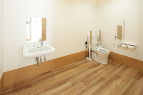 車椅子用トイレ2<